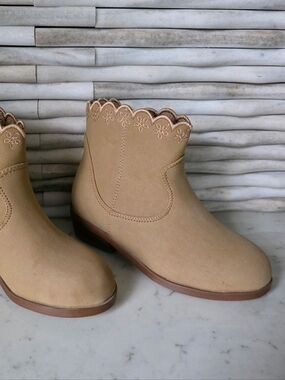 J. Crew Girls Scalloped Tan Ankle Boots